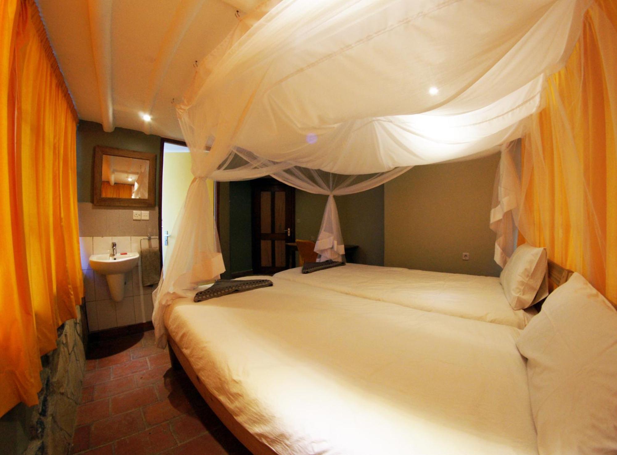 Yellow Haven Lodge كامبالا الغرفة الصورة