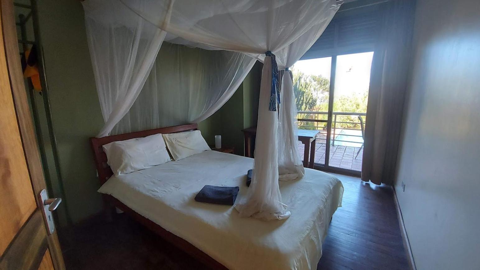 Yellow Haven Lodge كامبالا الغرفة الصورة