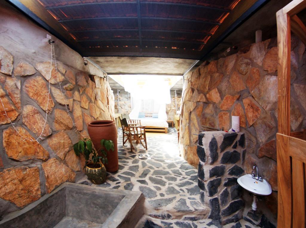 Yellow Haven Lodge كامبالا المظهر الخارجي الصورة